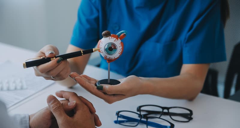 What are the risks and benefits of cataract surgery?